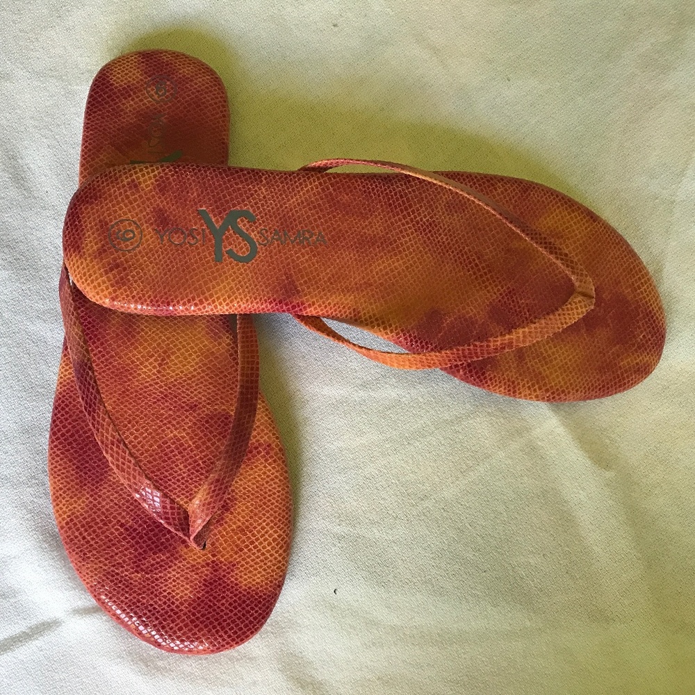 Ooto till July 1. Yosi Samra Thong Sandals NWOB